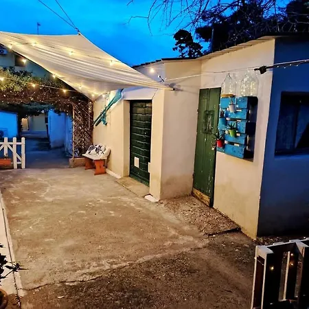 Ferienhaus 6 *
