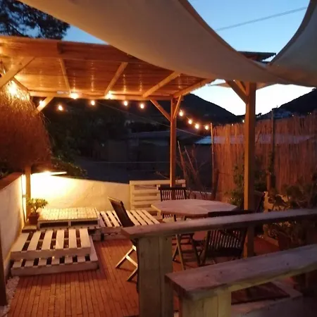 Hébergement de vacances 6 *